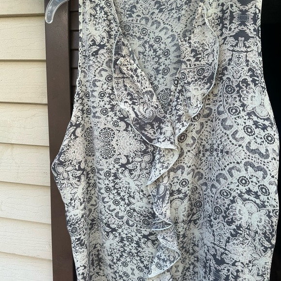 Violet & Claire Gray and Ivory Patterned Blouse - Picture 1 of 4